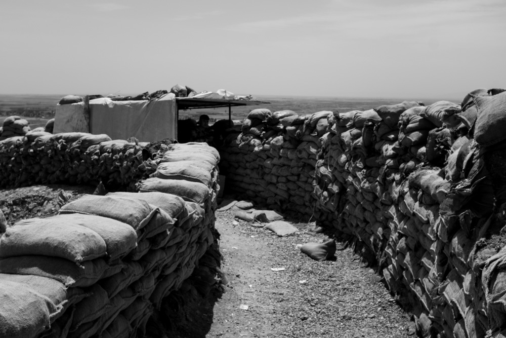Peshmerga soldiers on the Gwer front line, southwestern Erbil, May 3, 2016. (Photo: Kurdistan24/Alexandre Afonso)
